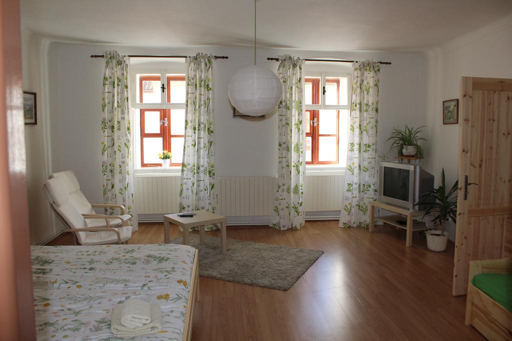 Penzion U Brany Kutna Hora Bagian luar foto
